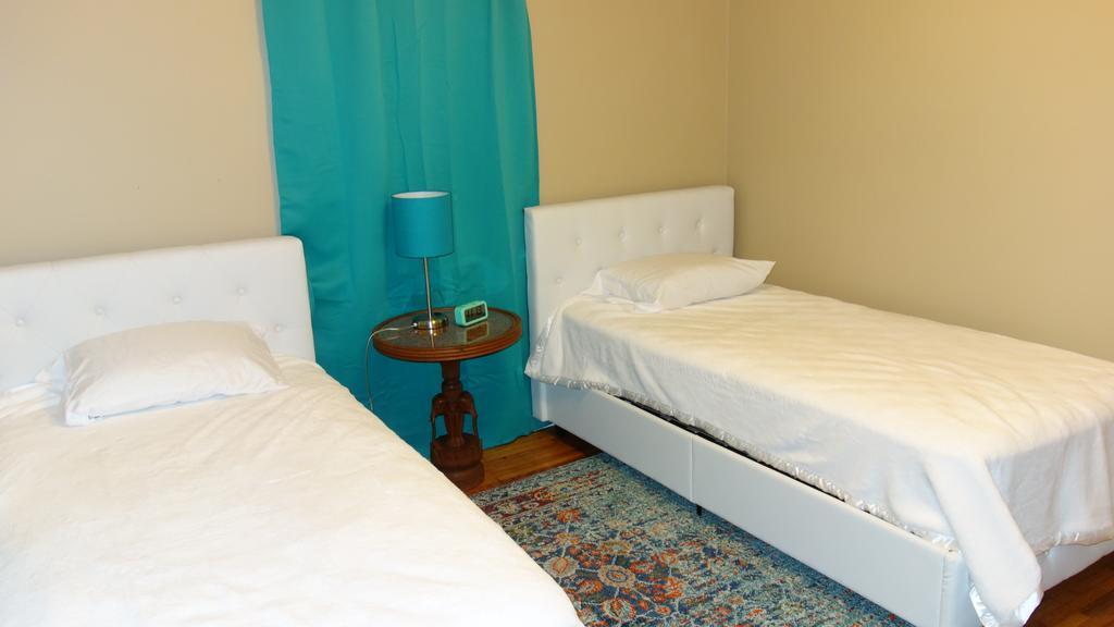 Apartamento The Better Half Duplex Charlotte Habitación foto